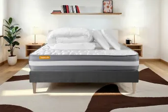 Pack lit complet 200x200 cm - Matelas + Sommier Gris (en kit) + 2 oreillers + Couette - Memo Plus