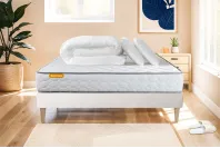 Pack lit complet 140x200 cm - Matelas + Sommier Blanc (en kit) + 2 oreillers + Couette - Memo Pack lit complet 140x200 cm - Matelas + Sommier Blanc (en kit) + 2 oreillers + Couette - Memo
